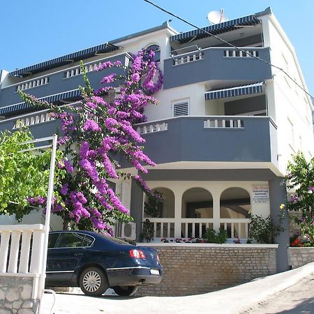 Villa Natalie Omis Exterior photo