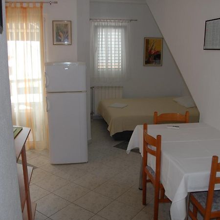 Villa Natalie Omis Exterior photo