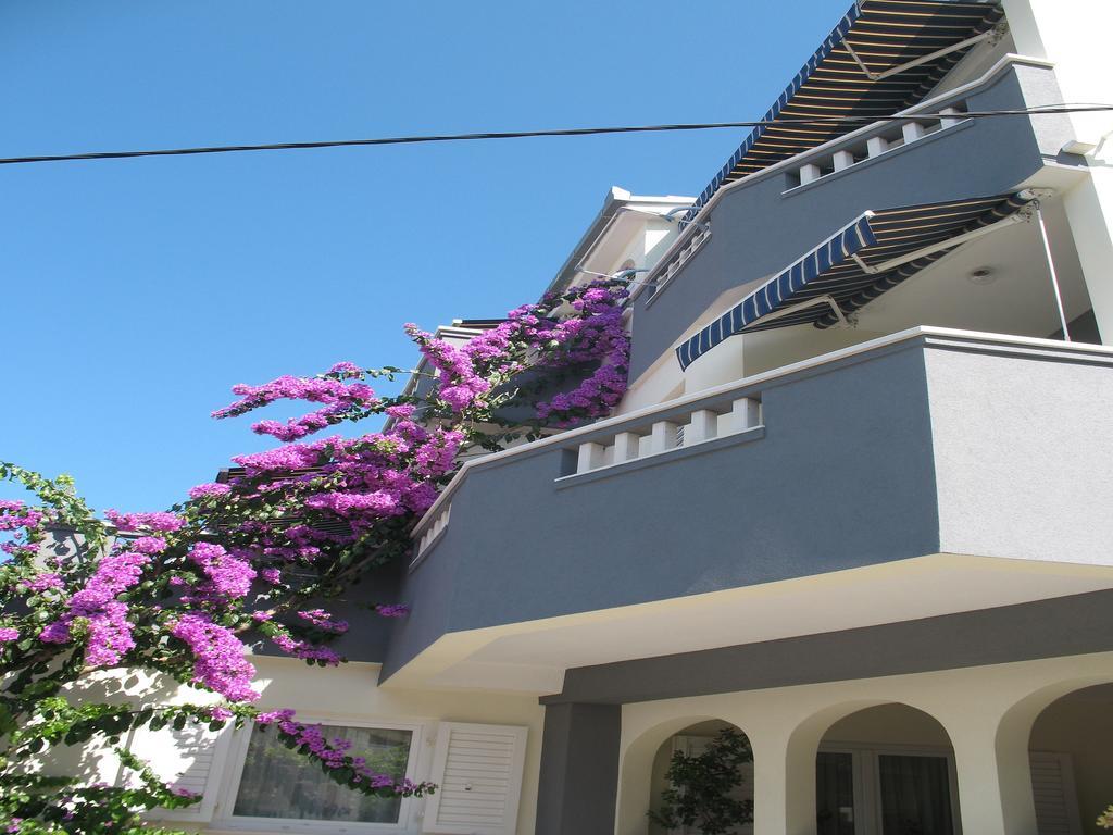 Villa Natalie Omis Exterior photo