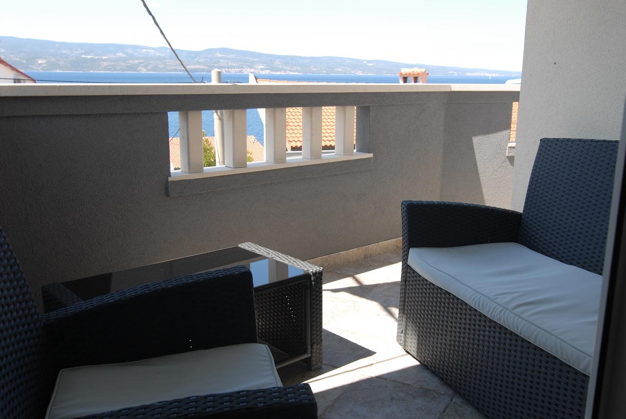 Villa Natalie Omis Exterior photo