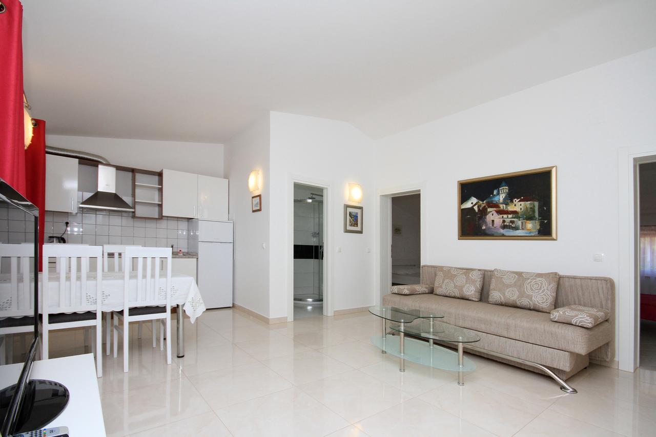Villa Natalie Omis Exterior photo
