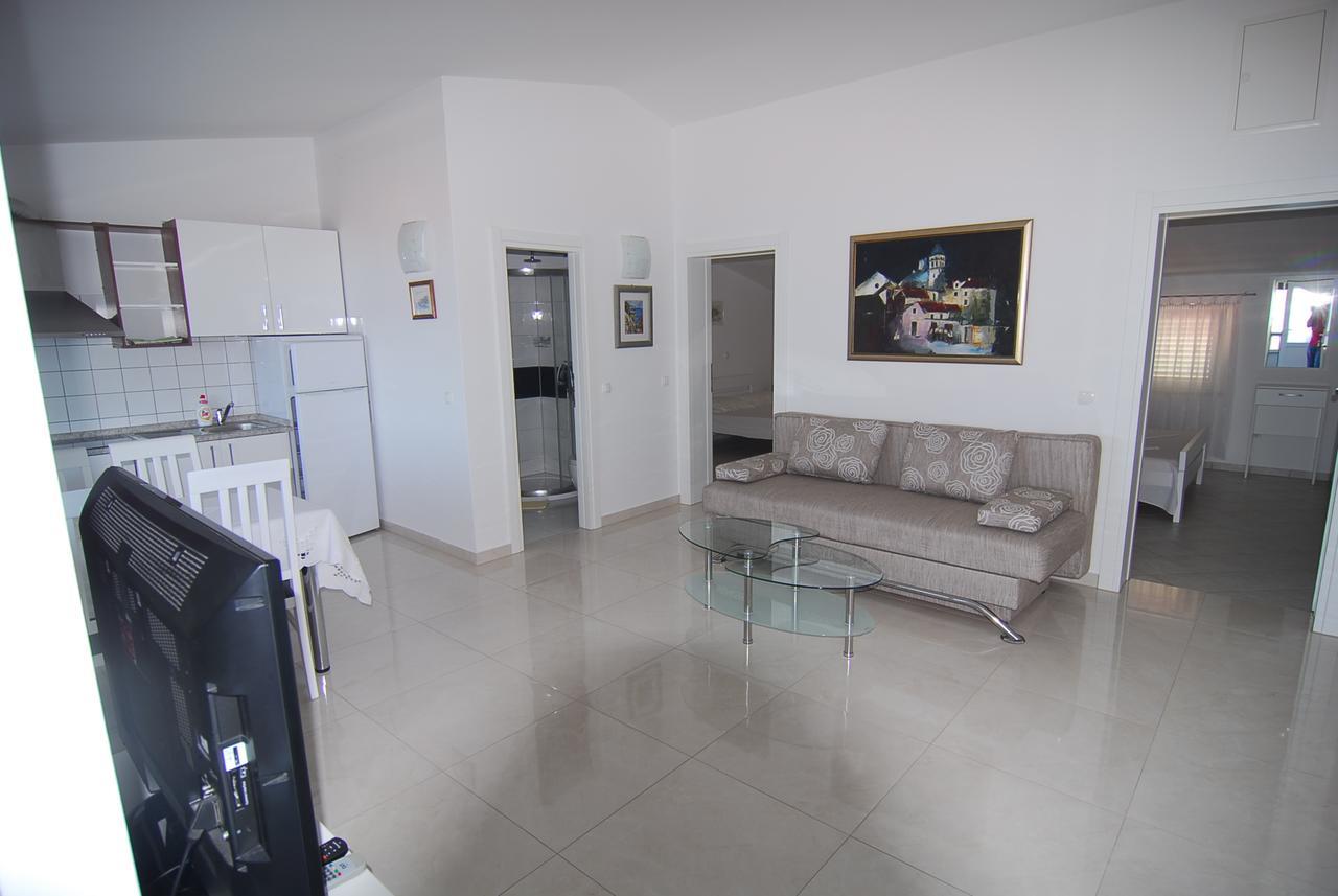 Villa Natalie Omis Exterior photo