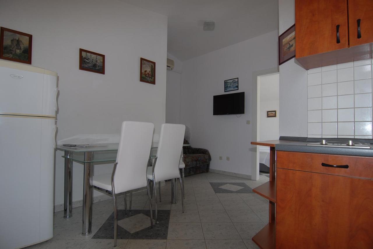 Villa Natalie Omis Exterior photo