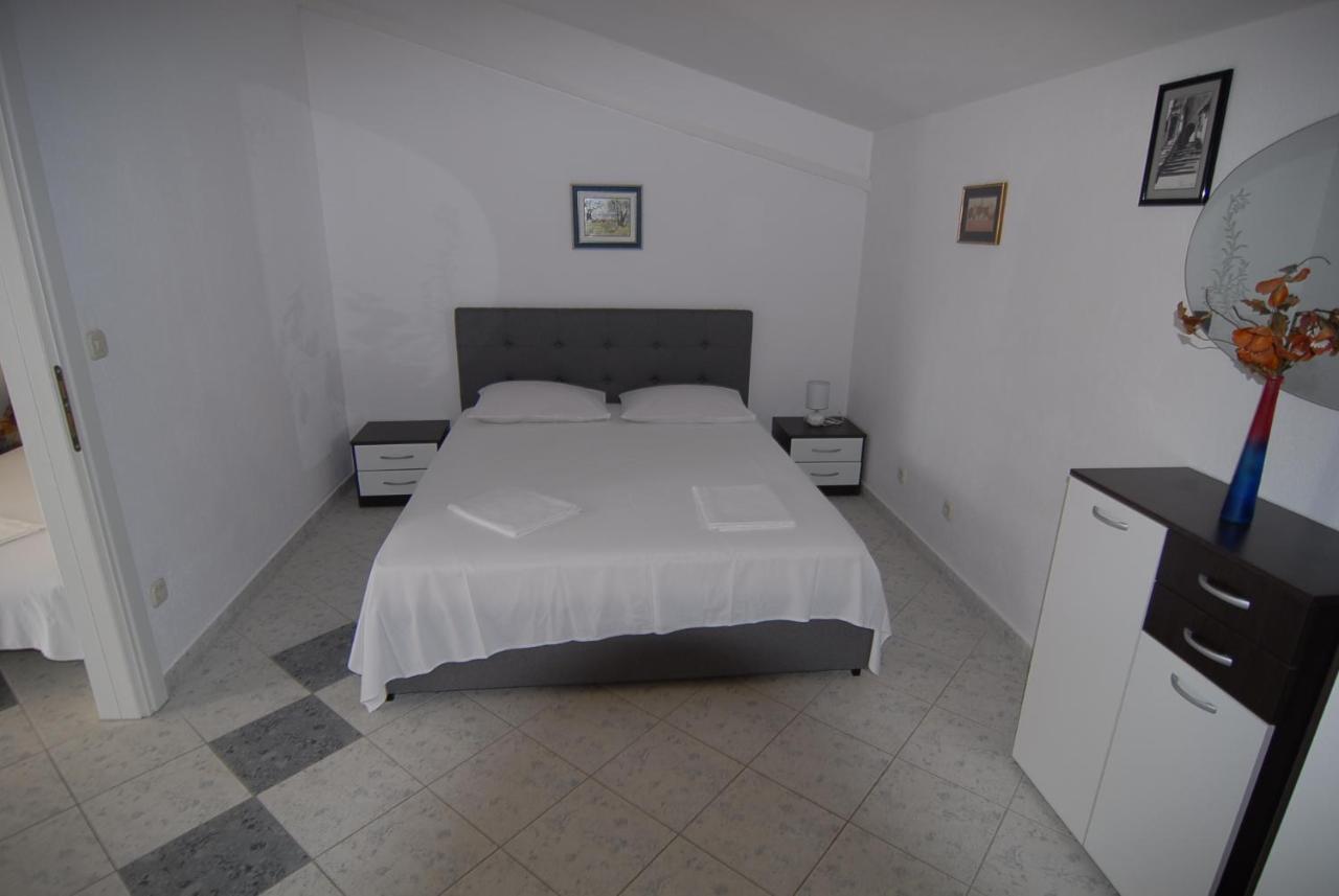 Villa Natalie Omis Exterior photo
