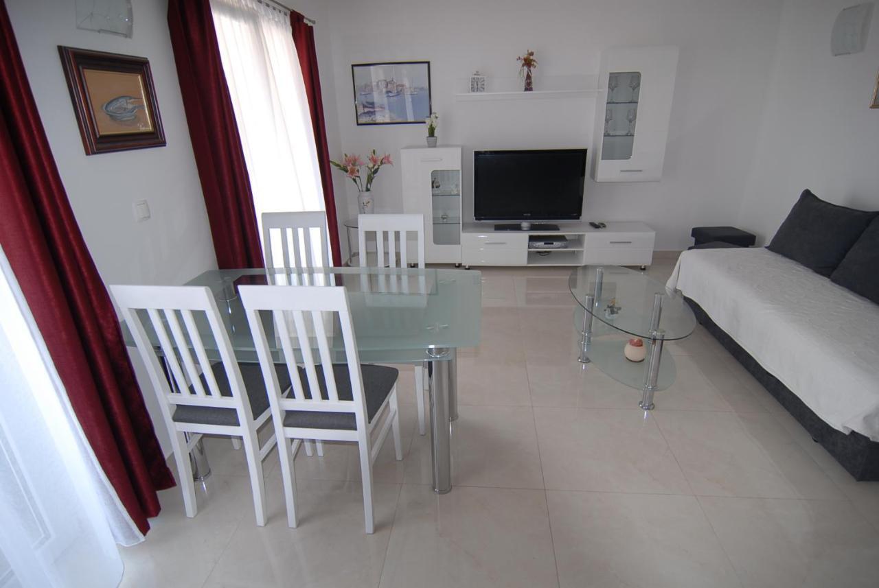 Villa Natalie Omis Exterior photo